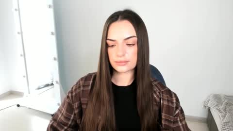 Snapshot of eva_rossee_ chatting on 02.04.25 Eva online show from 02.04.25