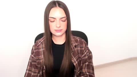 Snapshot of eva_rossee_ chatting on 02.04.25 Eva online show from 02.04.25
