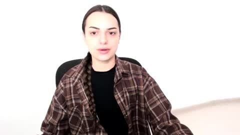 Snapshot of eva_rossee_ chatting on 02.05.25 Eva online show from 02.05.25