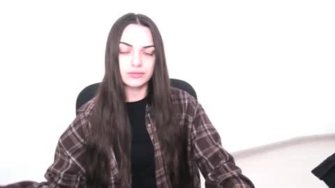 Snapshot of eva_rossee_ chatting on 02.05.25 Eva online show from 02.05.25