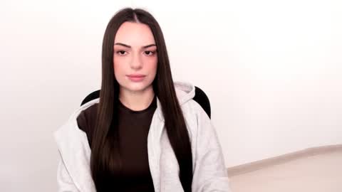 Snapshot of eva_rossee_ chatting on 02.08.25 Eva online show from 02.08.25
