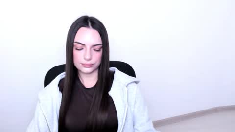 Snapshot of eva_rossee_ chatting on 02.08.25 Eva online show from 02.08.25