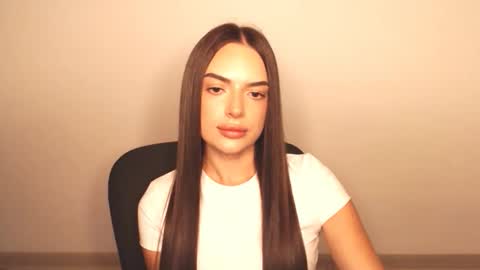 Snapshot of eva_rossee_ chatting on 09.15.25 Eva online show from 09.15.25