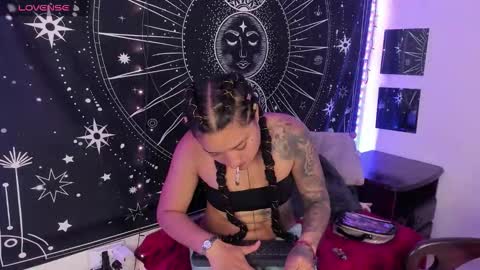 Eva  online show from 10.15.25