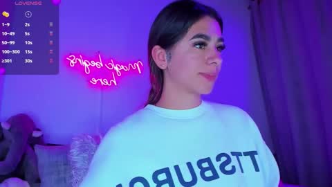 Eva Shinee online show from 10.23.25