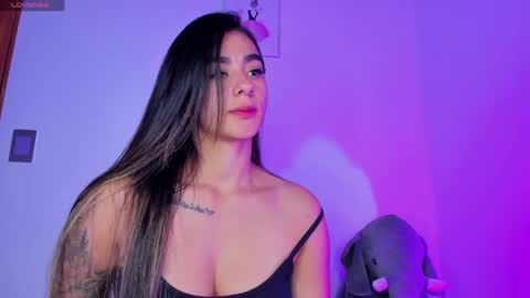 Eva Shinee online show from 04.17.26