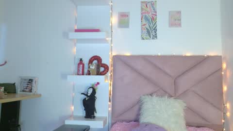 Snapshot of eva_sin18 chatting on 03.25.26 Eva Sin online show from 03.25.26