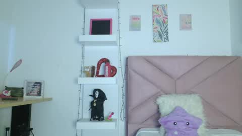 Snapshot of eva_sin18 chatting on 04.14.26 Eva Sin online show from 04.14.26