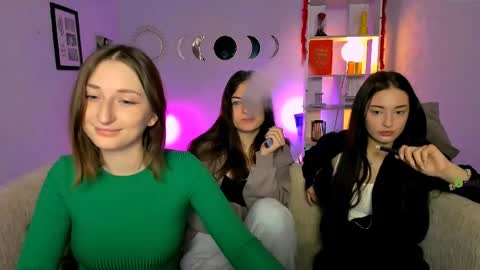 Snapshot of eva_smiith_ chatting on 04.28.26 Eva online show from 04.28.26