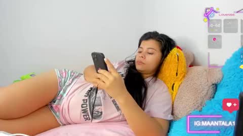 Snapshot of eva_sweet2 chatting on 10.19.25 Estefania online show from 10.19.25