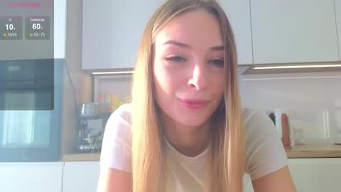 Hello Im Eva online show from 12.25.24