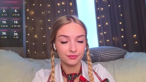 Hello Im Eva online show from 01.05.25
