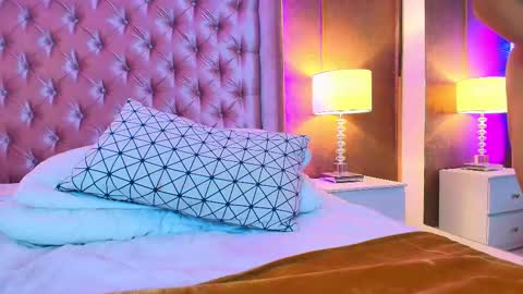 Snapshot of evaa_cloee chatting on 03.02.25 EVA CLOEE online show from 03.02.25