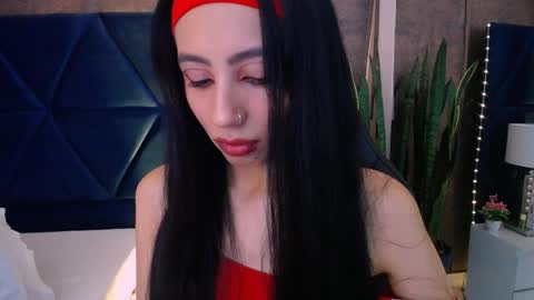 EVA CLOEE online show from 10.26.25