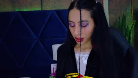 EVA CLOEE online show from 10.31.25