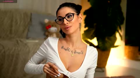 Eva  online show from 01.06.26