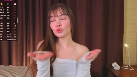 Snapshot of evabate chatting on 10.29.25 Hi my name is Eva welcome online show from 10.29.25