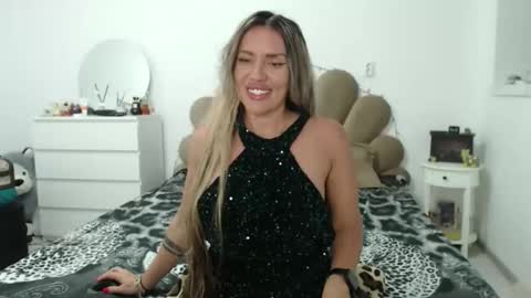 Snapshot of evabomb chatting on 09.10.25 EvaBomb online show from 09.10.25