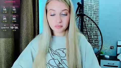 Eva  online show from 09.13.25