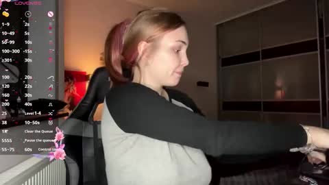 Snapshot of evacarter1 chatting on 11.30.25 evacarter1 online show from 11.30.25