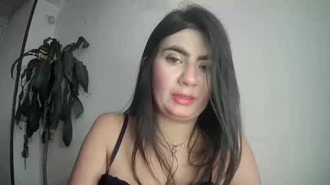 evacollins12 online show from 02.06.25