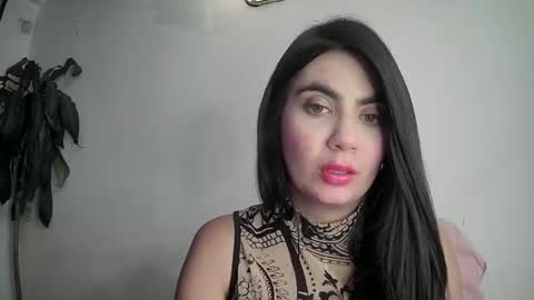 evacollins12 online show from 02.17.25