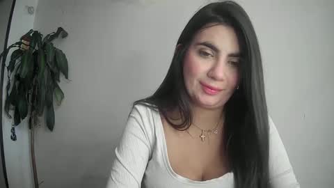 evacollins12 online show from 02.17.25
