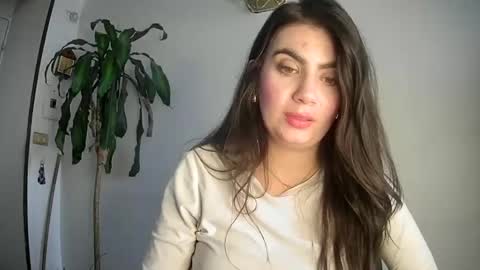 evacollins12 online show from 03.04.25