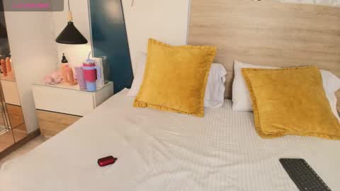 Evadne online show from 09.28.25