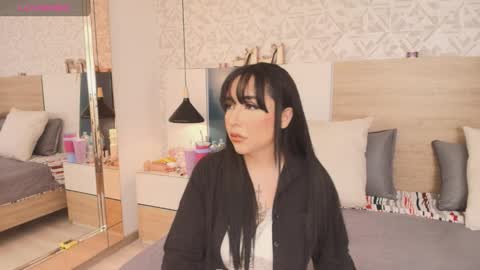 Evadne online show from 11.01.25