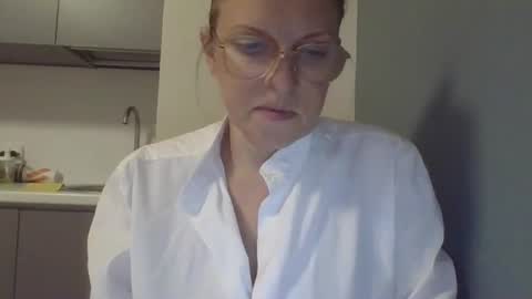 Snapshot of evaglad chatting on 09.20.25 evaglad online show from 09.20.25