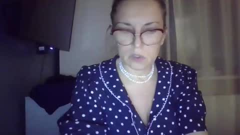 Snapshot of evaglad chatting on 09.28.25 evaglad online show from 09.28.25