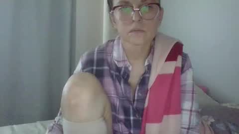 Snapshot of evaglad chatting on 10.07.25 evaglad online show from 10.07.25