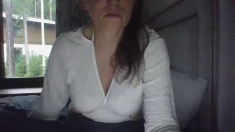 Snapshot of evaglad chatting on 10.27.25 evaglad online show from 10.27.25