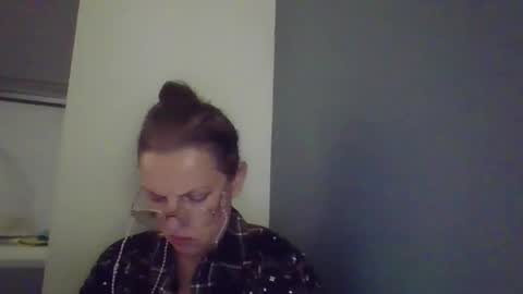 Snapshot of evaglad chatting on 11.02.25 evaglad online show from 11.02.25