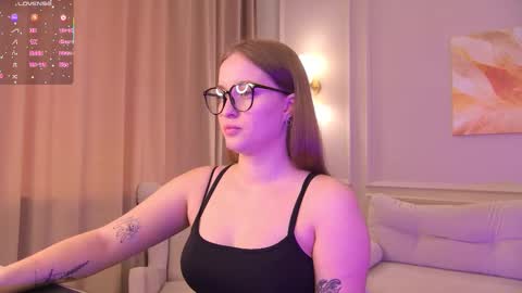 evahariss1 online show from 10.11.25