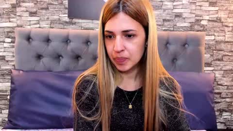 Snapshot of evaloviaa_ chatting on 01.20.25 Eva online show from 01.20.25