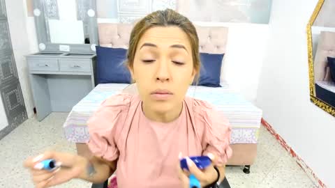 Snapshot of evaloviaa_ chatting on 01.22.25 Eva online show from 01.22.25