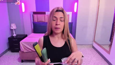 Snapshot of evaloviaa_ chatting on 01.29.25 Eva online show from 01.29.25