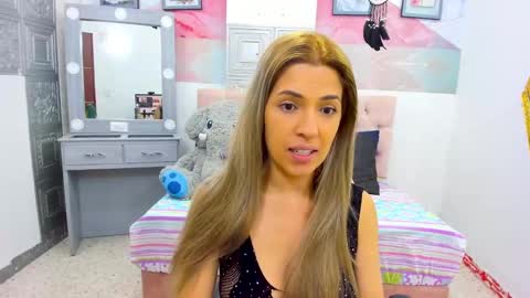 Snapshot of evaloviaa_ chatting on 02.18.25 Eva online show from 02.18.25