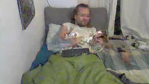 Snapshot of evalsmac chatting on 02.15.26 Han online show from 02.15.26