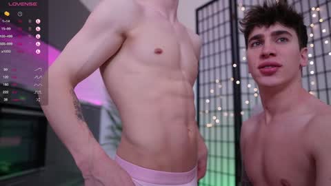 Snapshot of evan_white_ chatting on 12.08.24 evan_white_ online show from 12.08.24