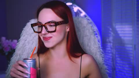 Eva  online show from 09.26.25