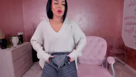 Snapshot of evanew_ chatting on 01.25.25 Eva online show from 01.25.25