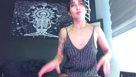  Eva online show from 12.14.25