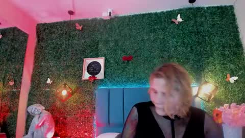 Snapshot of evangelyne_rose chatting on 03.16.26 Evangelyne online show from 03.16.26
