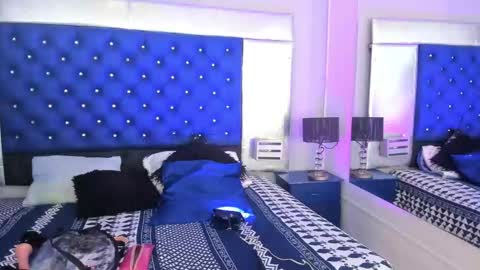 evanllelyne online show from 10.27.25