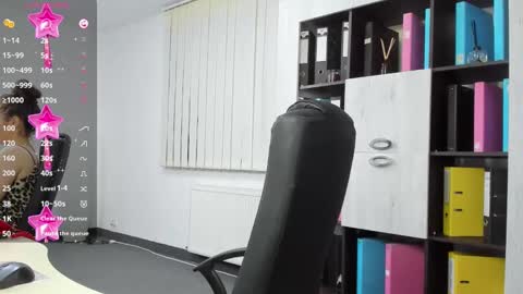 Snapshot of evanoellex chatting on 01.17.25 Your Fantasy online show from 01.17.25