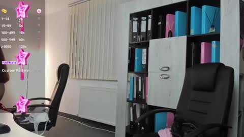 Snapshot of evanoellex chatting on 02.12.25 Your Fantasy online show from 02.12.25