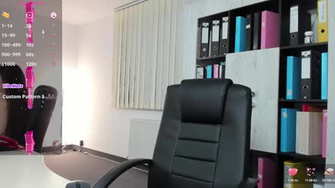 Snapshot of evanoellex chatting on 03.02.25 Your Fantasy online show from 03.02.25